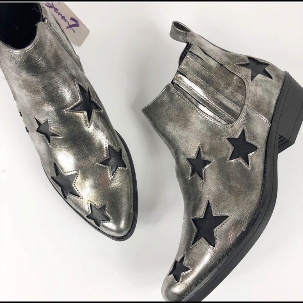 SEVEN7 BOOTIES NWT